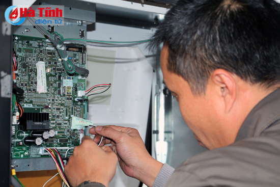 Dán tem đồng hồ đo xăng dầu: Tăng thu ngân sách, phòng chống gian lận